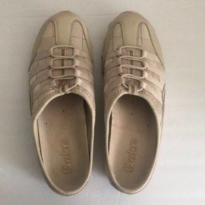 Skechers women's open back slip on leather textile natural sneakers Sz.8.5